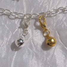 Charm clochette grelot AU