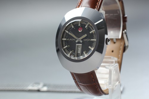 Presque comme neuve montre - *presque,