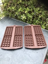 2 Moules  a Gaufres Tupperware