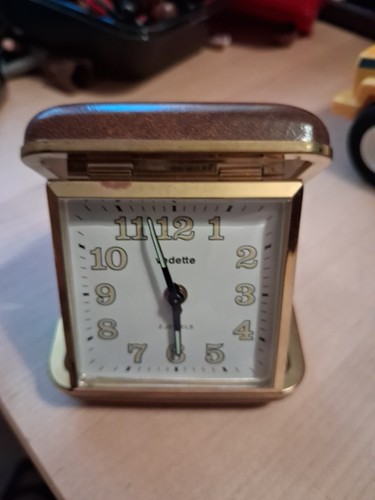 Réveil voyage vedette - ,