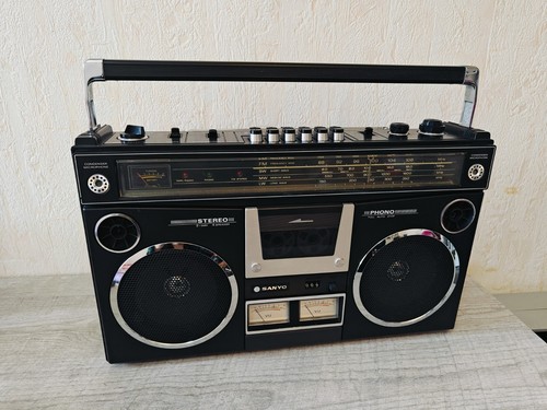 Boombox ghettoblaster sanyo - ghettoblaster,
