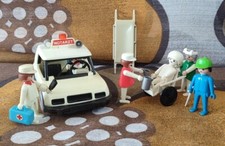 Playmobil Voiture Médecin Infirmière Secours + 6 Pers. et Accessoires 