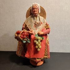Authentique santon de Provence vendeuse de raisins signé S.Jouglas