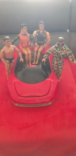 Voiture figurines action - +,