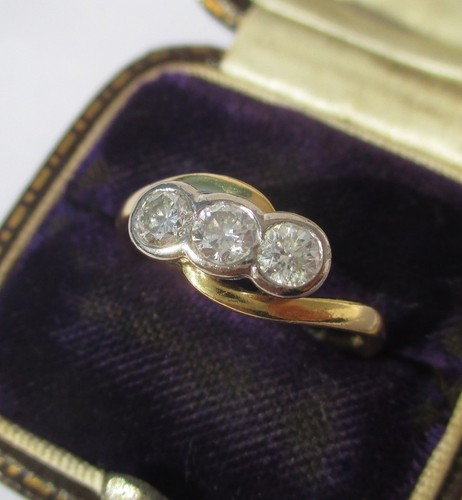 Superbe bague trois diamants - bague,