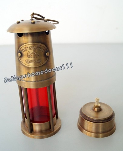 Ancienne lampe pétrole - à,