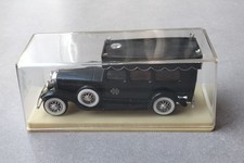 Voiture miniature échelle