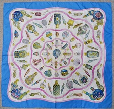 Authentique foulard HERMES "QU