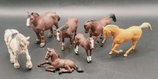 BRITAINS LOT DE 7 CHEVAUX et  POULAIN - ANIMAUX DE LA FERME