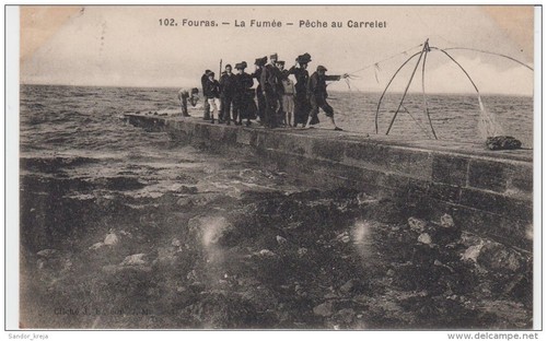 Cpa fouras la fumée - -,
