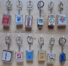 Lot de 12 porte-clefs thème