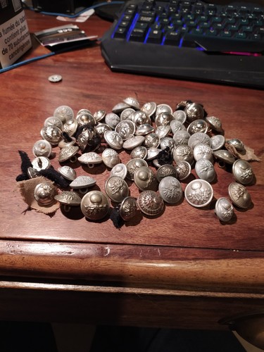 Lot boutons militaire - de, 66