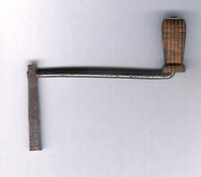 Ancienne manivelle CLÉ DE REMONTAGE  en métal pour mécanisme  pendule comtoise