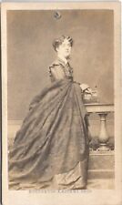 Photo CDV Berthe Mariani en pied Actrice scène circa 1864 avec dédicace