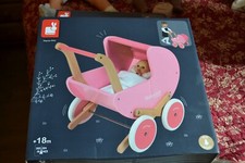 landau janod en bois neuf mademoiselle rose a partir de 18 mois lourd mondial