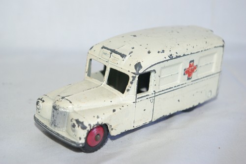 Dinky toys 253 daimler - toys,