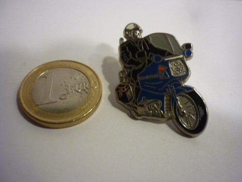 Pin badge - pin’s,