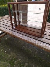 Petite  vitrine en chêne 3 étagères - manque les vitres coulissantes de devant
