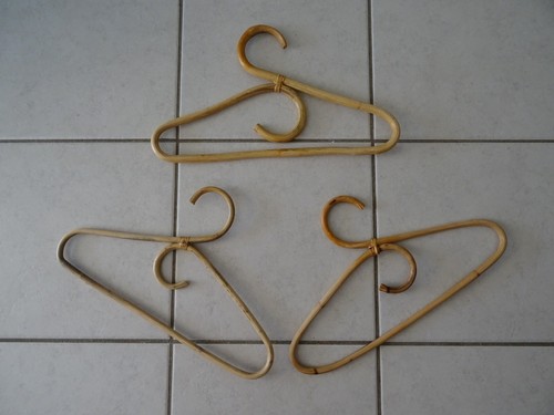 Lot cintres en rotin - cintres,