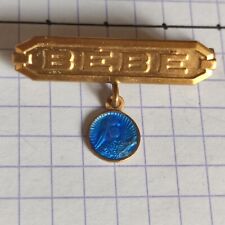 Belle Ancienne Broche plaqué or Bébé poupée Bavoir médaille vierge émail émaillé