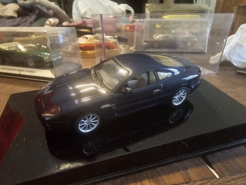 Autoart aston martin - aston,