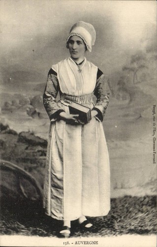 Femme costume traditionnel - en,
