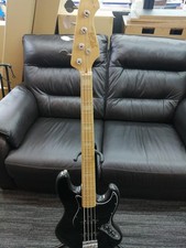 Guitare basse électrique