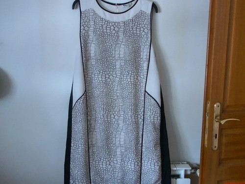 Magnifique robe neuve - magnifique,
