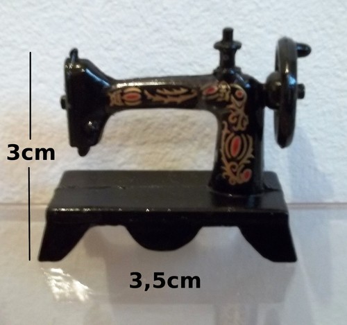 Machine coudre miniature en - a, miniature,
