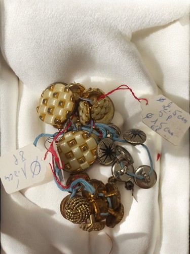 Lot boutons anciens vintage