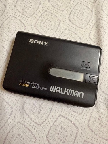 Sony cassette walkman - cassette, wm