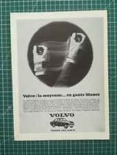 843 belle PUBLICITE ANCIENNE circa 1970 Volvo 121 122S conduite en gants blancs