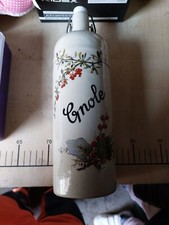 Bouteille vide de "gnole" en