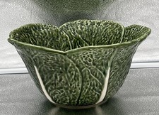 SALADIER TROMPE L'ŒIL DE CHOU BARBOTINE D 28 cm XXème OEIL