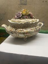 Ancienne soupière décorative