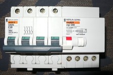 DISJONCTEUR DIFFERENTIEL 4P