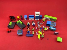 PLAYMOBIL , lot divers personnages mobiliers et petits objets