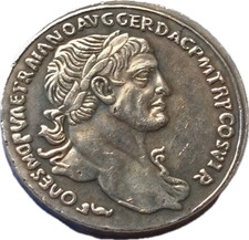 Médaillon commémoratif de l'empereur Trajan - Hommage SPQR aux princeps Optimus