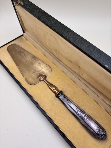 Pelle gâteau ancienne - À,