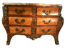 Commode tombeau de style Louis XIV Commode en marqueterie Commode galbée Bureau