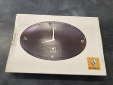 Horloge ancienne de la marque Renault / en forme de ballon de Rugby / vintage