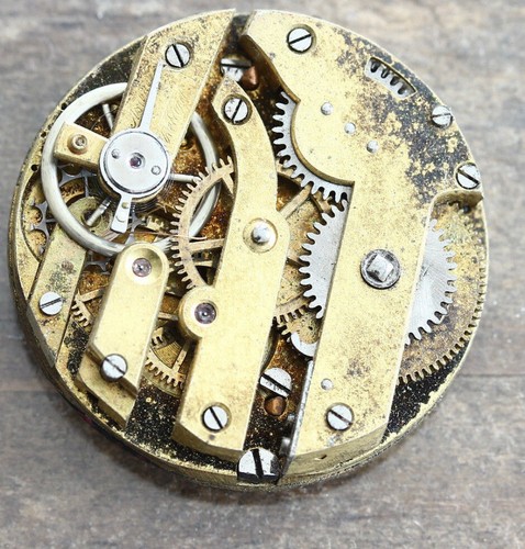 Montre mécanique ancienne
