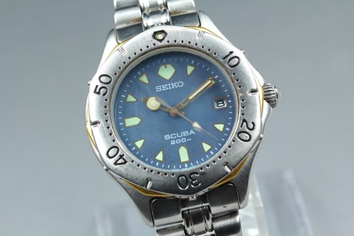 Presque comme neuve montre - [presque,