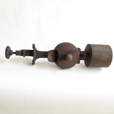 Ancienne Meule À Grains Avec