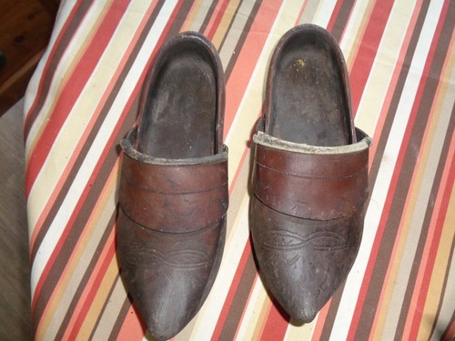 Anciens sabots bois - en,