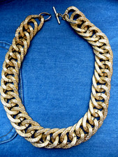 COLLIER CHAINE RAS DE COU EN METAL DORE COLLECTION AUTOMNE/HIVER comme NEUF !