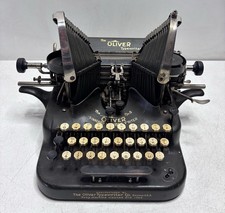 Antique Oliver No 5 Typewriter