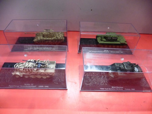 Lot de 4 chars - 20,