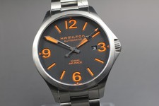 Boîte, papiers [Presque comme