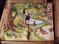 panneau  tissu  ancien    "   Blanche Neige   "    45   X  75  cm